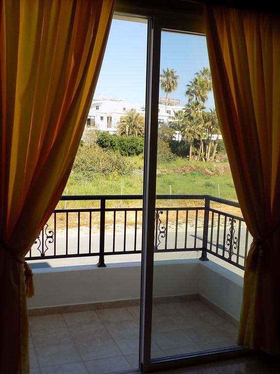 Kyriakos Court Paphos Exterior photo