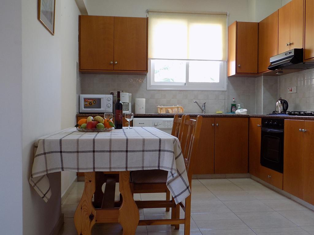 Kyriakos Court Paphos Exterior photo