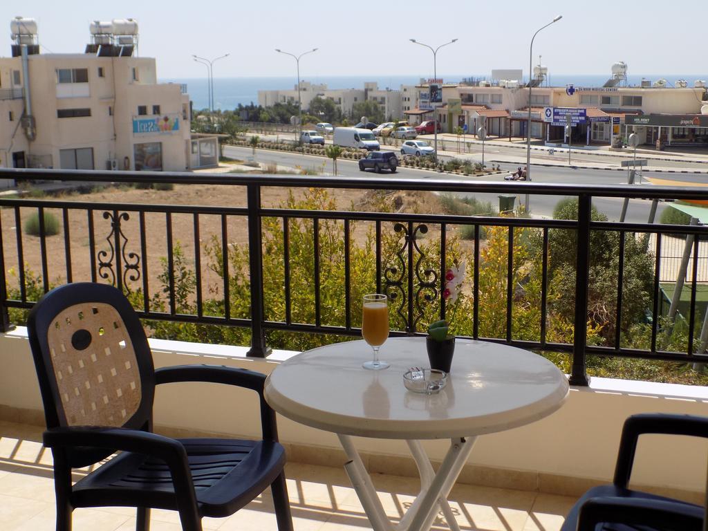 Kyriakos Court Paphos Exterior photo